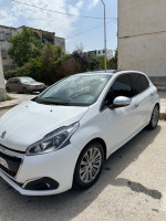 citadine-peugeot-208-2019-allure-facelift-annaba-algerie