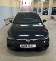 voitures-volkswagen-golf-8-2023-r-essence-hydra-alger-algerie