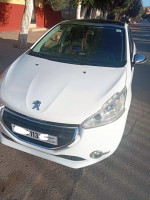 voitures-peugeot-208-2013-sig-mascara-algerie