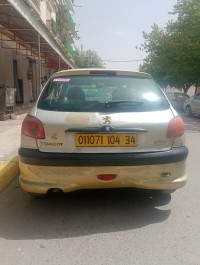 سيارات-peugeot-206-2004-بئر-قاصد-علي-برج-بوعريريج-الجزائر