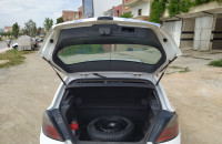 moyenne-berline-opel-astra-2010-h-oued-zenati-guelma-algerie