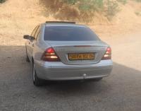 سيارات-mercedes-classe-c-2002-elegance-أقبو-بجاية-الجزائر
