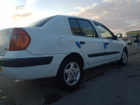 voitures-renault-clio-classique-2002-dirrah-bouira-algerie