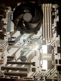 B350 tomahawk arctic ddr4  ryzen 5 3400g