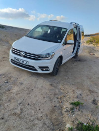 voitures-volkswagen-caddy-2018-highline-collo-skikda-algerie