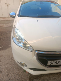 voitures-peugeot-208-2015-allure-khenchela-algerie