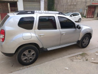 voitures-dacia-duster-2014-ambiance-annaba-algerie