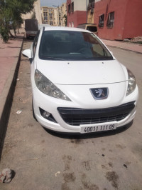 voitures-peugeot-207-2011-blida-algerie