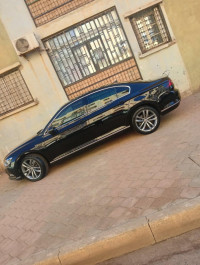 voitures-volkswagen-passat-sw-2019-oran-algerie