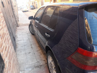 voitures-volkswagen-golf-4-2001-oran-algerie