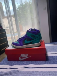 Jordan 1 mid grape