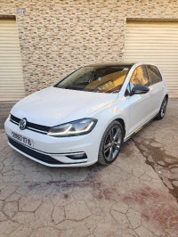 voitures-volkswagen-golf-7-2017-carat-pluc-medea-algerie