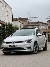 سيارات-volkswagen-golf-7-2017-باب-الزوار-الجزائر