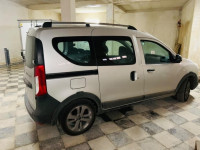 voitures-renault-kangoo-2024-equilibre-souk-ahras-algerie