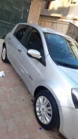 citadine-renault-clio-3-2011-dar-el-beida-alger-algerie