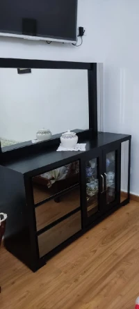 Vends ensemble  Bahut +table basse couleur Noir en bon etat