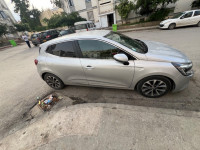 voitures-renault-clio-5-2021-intens-jijel-algerie