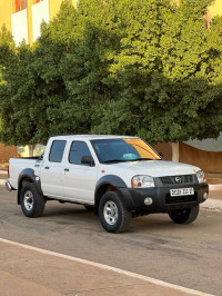 voitures-nissan-pickup-2013-mostaganem-algerie