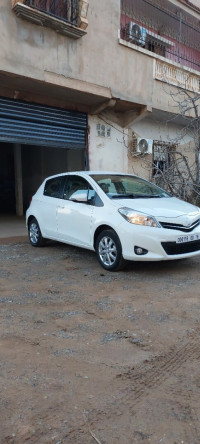 voitures-toyota-yaris-2013-oran-algerie