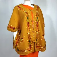 Veste pour femme entièrement brodée main 