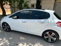 سيارات-peugeot-208-2013-allure-خنشلة-الجزائر