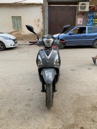 دراجات-نارية-وسكوترات-stm-st-2025-الجزار-باتنة-الجزائر