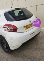 voitures-peugeot-208-2013-bou-ismail-tipaza-algerie