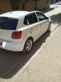 voitures-volkswagen-polo-2013-life-es-senia-oran-algerie