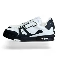 LOUIS VUITTON TRAINER WHITE AND BLACK