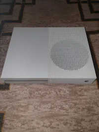 Xbox one s avec cd ASSASSIN'S C V (sans manette) +1mois game pass u