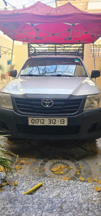 utilitaire-toyota-hilux-2012-d4d-tlemcen-algerie