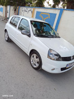 voitures-renault-clio-campus-2012-bye-bejaia-algerie