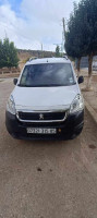 voitures-peugeot-partner-2015-hidoussa-batna-algerie