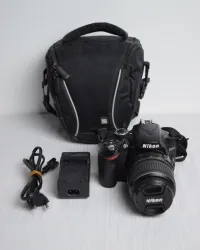 Nikon D3200 + 18-55mm