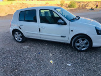 voitures-renault-clio-campus-2012-bye-laghouat-algerie