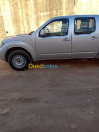 voitures-nissan-navara-2016-elegance-4x2-ait-rzine-bejaia-algerie