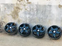 Salut 4 jante alu 17 pouse pour Peugeot expert Citroën jumpy fait scudo 5 trou en très bonne état. 