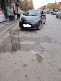 voitures-toyota-yaris-sedan-2015-guelta-zerka-setif-algerie