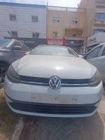 moyenne-berline-volkswagen-golf-7-2017-start-ain-benian-alger-algerie