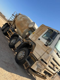 camion-howo-malaxeur-8x4-6x4-2024-biskra-algerie