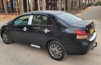 voitures-toyota-yaris-sedan-2011-adrar-algerie