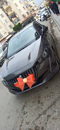 سيارات-peugeot-208-2023-active-pack-سوق-الإثنين-بجاية-الجزائر
