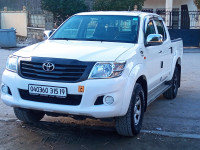 utilitaire-toyota-hilux-2015-legend-dc-4x4-hammam-guergour-setif-algerie