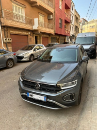 voitures-volkswagen-t-roc-2024-move-kouba-alger-algerie