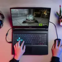MSI BRAVO 15/RYZEN 7-7735 HS/RAM 32GB DDR5/DISQUE 1024 GB/GEFORCE RTX 4060 /15.6 FUH IPS 144HZ