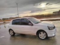 voitures-renault-clio-campus-2013-bye-bechar-algerie