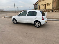 voitures-renault-clio-campus-2013-bye-alger-centre-algerie