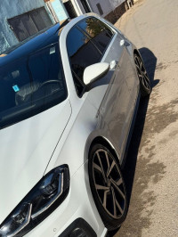 voitures-volkswagen-golf-7-2017-oran-algerie