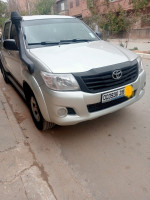 voitures-toyota-hilux-2015-legend-dc-4x4-sougueur-tiaret-algerie