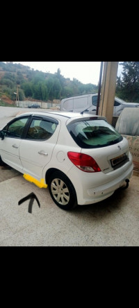 voitures-peugeot-207-2012-fennec-akbou-bejaia-algerie